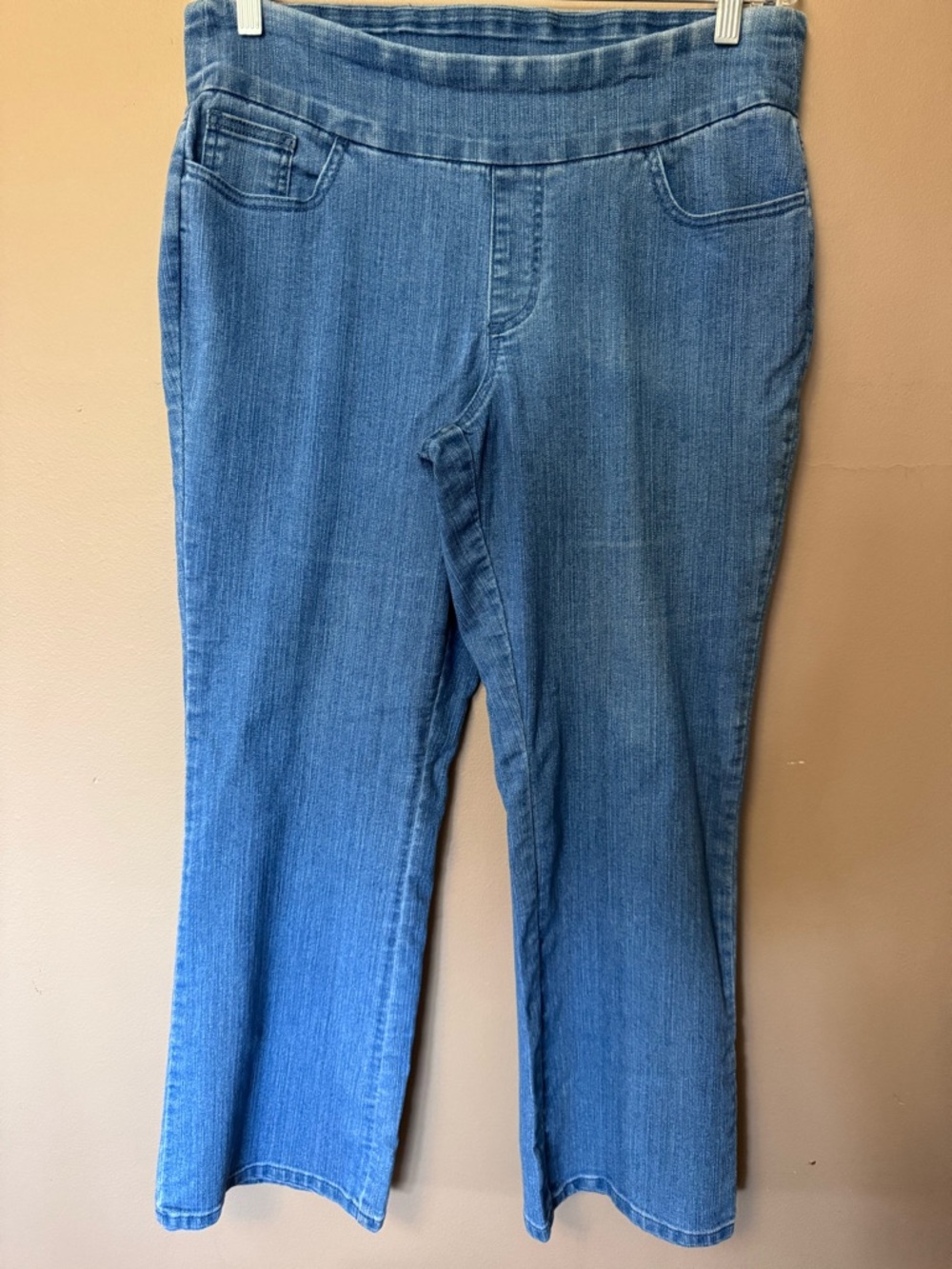 Denim & Co. Pull-On Bootcut Jeans - 14P - Light Wash Great Condition
